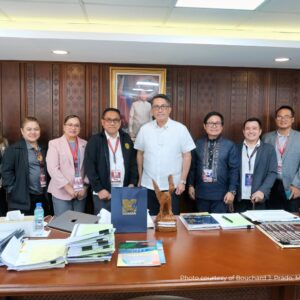 [𝗣𝗥𝗘𝗦𝗜𝗗𝗘𝗡𝗧 𝗜𝗡 𝗔𝗖𝗧𝗜𝗢𝗡] USeP, MinDA to forge partnership to boost disaster resilience and offer scholarship programs in law, medicine, and agriculture